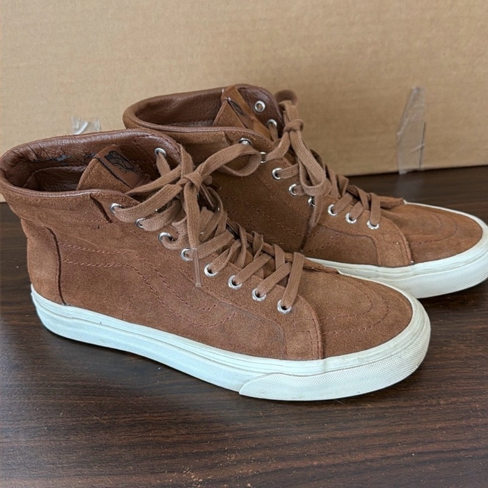 Vans Suede Brown High Top
Sk8 Mid Reissue Suede Sneakers
Men's 6 Women's 7.5 - Picture 5 of 9